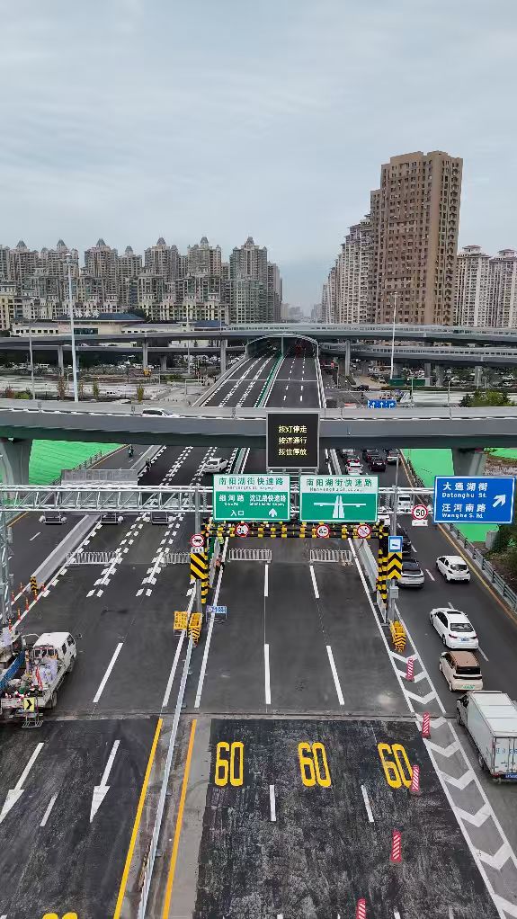 珲春市桁架城市护栏 - 哪里好